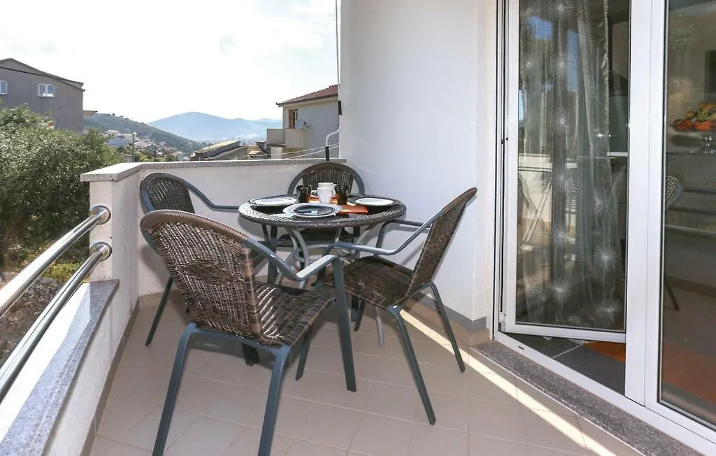 Apartman Renata & Apartman Maja Trogir Lägenhet
